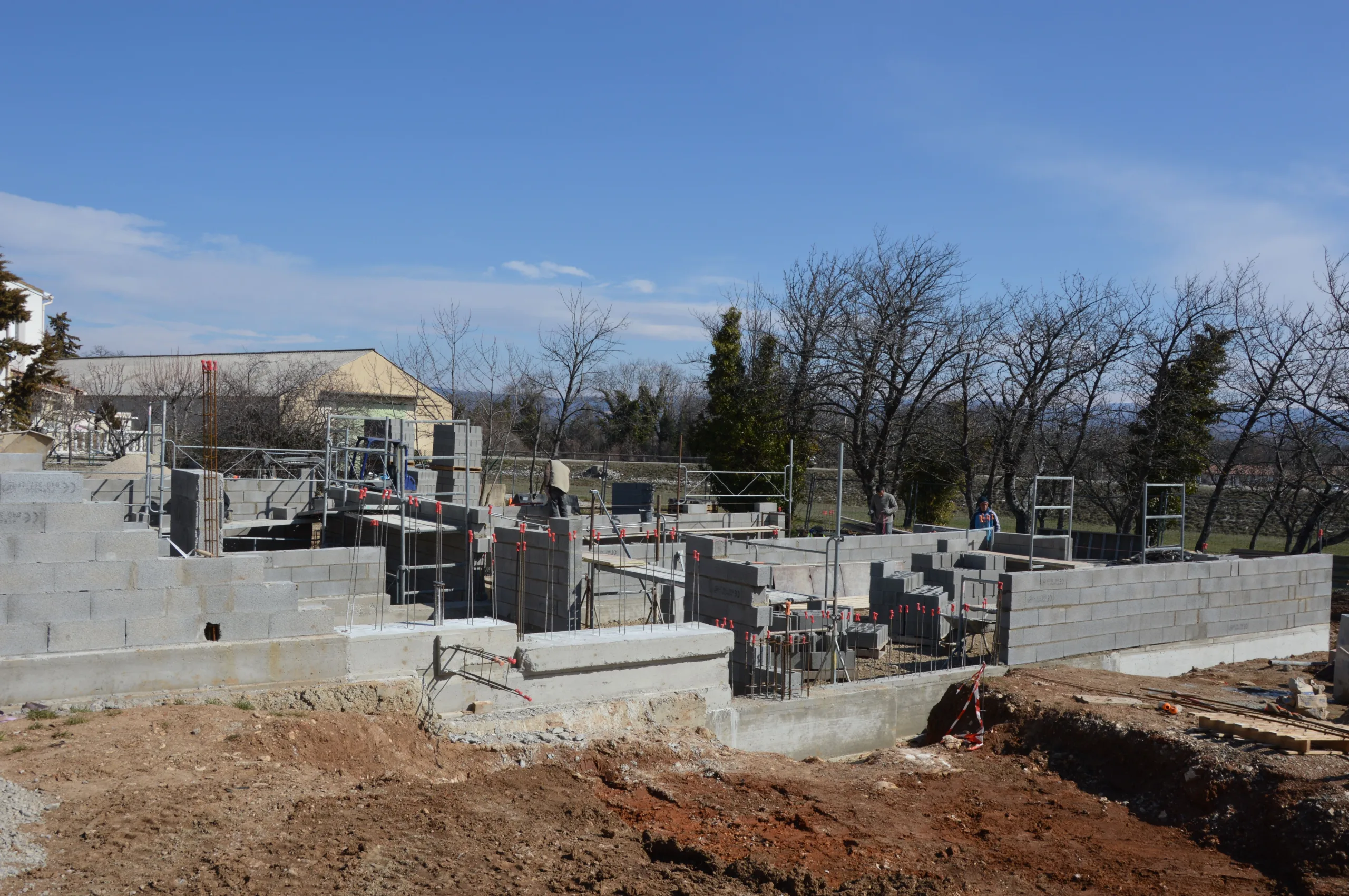 Masonry Tools & Accessories That Make Installations Faster: Z-Straps, Rebar Positioners & More